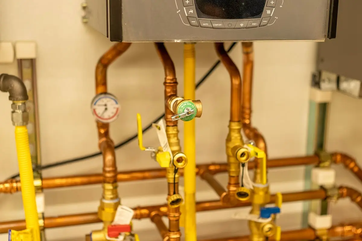 Licensed technician providing Slab Leak Repair for a homeowner in Country Club Estates